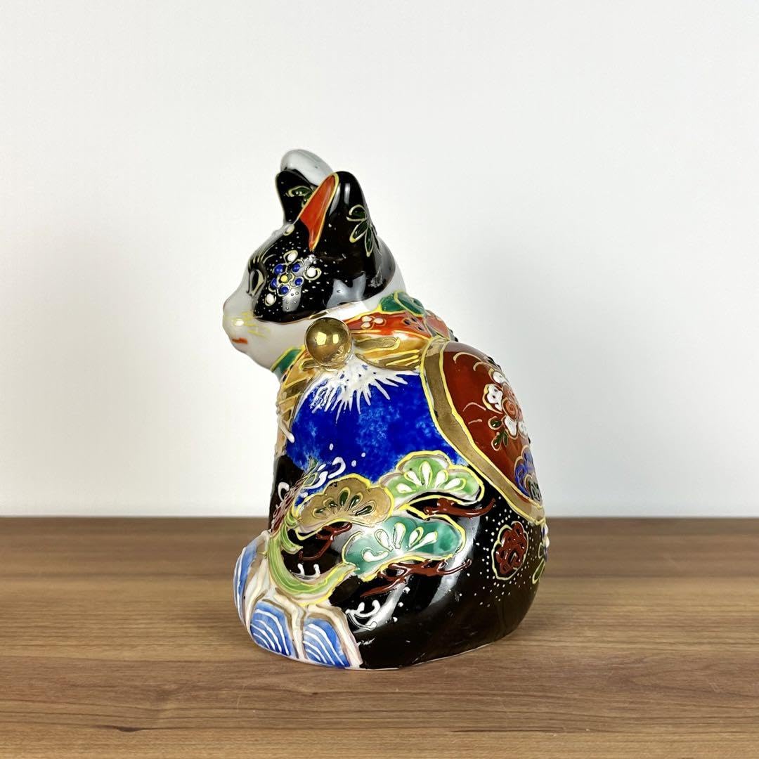 Amazon.co.jp: 九谷焼 招き猫 黒盛 富士山 : ホーム＆キッチン
